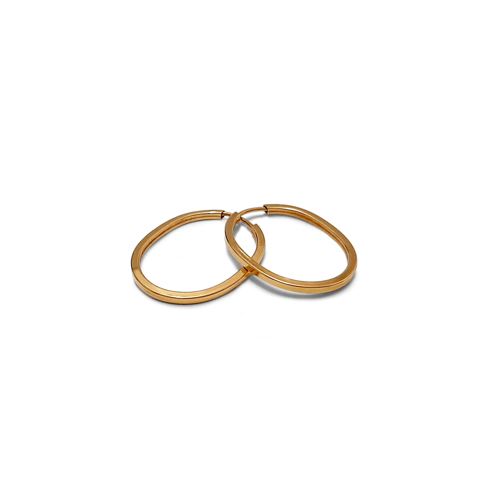 imagem Par de brincos em Ouro 18k argola oval simples 